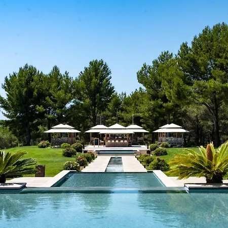 L'hotel & Du Castellet فندق لو كاستليت