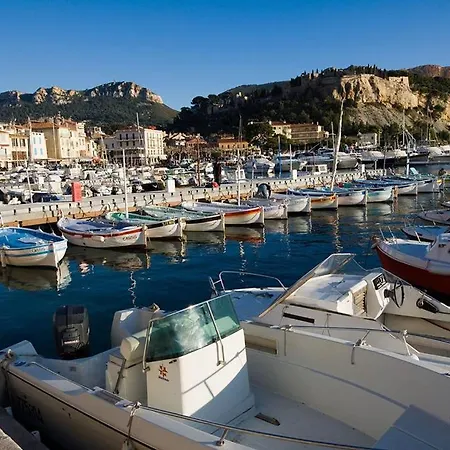 L'hotel & Du Castellet لو كاستليت