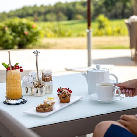 L'hotel & Du Castellet 5* لو كاستليت