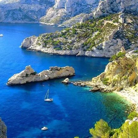فندق L'hotel & Du Castellet لو كاستليت