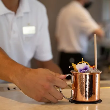 فندق L'hotel & Du Castellet لو كاستليت
