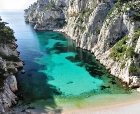 L'hotel & Du Castellet فندق لو كاستليت