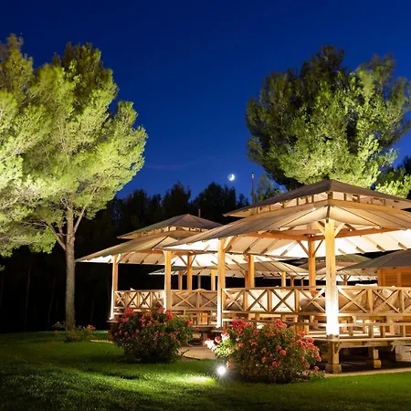 فندق L'hotel & Du Castellet 5*