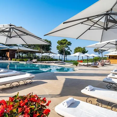 L'hotel & Du Castellet 5*