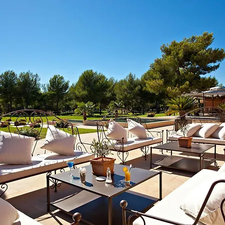 L'hotel & Du Castellet فندق 5*