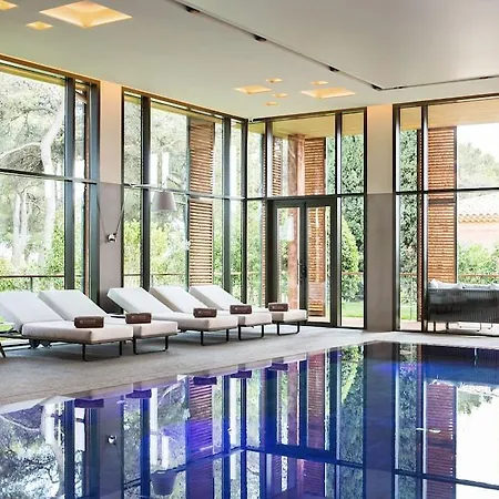 L'hotel & Du Castellet فندق لو كاستليت